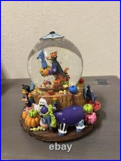 Disney Winnie the Pooh Halloween Tiggers Haunted House Musical Snow Globe Works