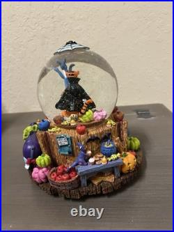 Disney Winnie the Pooh Halloween Tiggers Haunted House Musical Snow Globe Works
