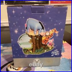 Disney Winnie the Pooh- Pooh's Hunny Tree Snow Globe Music Box