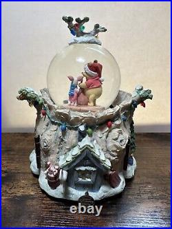 Disney Winnie the Pooh Treehouse Snow globe Christmas
