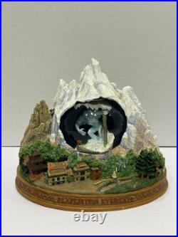Disney World Expedition Everest Abominable Snowman Yeti Snow Globe RARE RETIRED