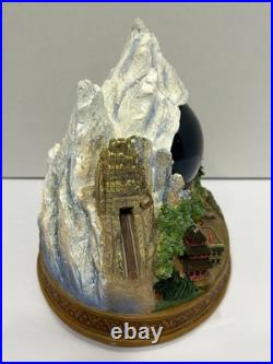 Disney World Expedition Everest Abominable Snowman Yeti Snow Globe RARE RETIRED