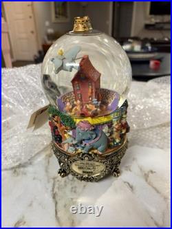 Disney collectible Dumbo Snowglobe Disney collectible Dumbo Snowglobe