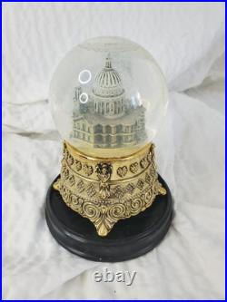 Disney's Mary Poppins FEED THE BIRDS Musical Snow Globe St. Paul's Cathedral Disney's Mary Poppins FEED THE BIRDS Musical Snow Globe St. Paul's Cathedral