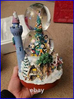 Disney store exc Tinkerbell Lights Music Christmas snow globe Castle Lights Rare