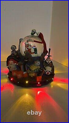 Disney store nightmare before Christmas what's this light up snow globe