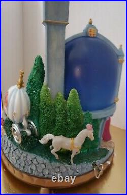 Disneys Cinderella Snowglobe Fountain EXTREMELY RARE Ball Step-Sisters Globe