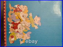 Hallmark Musical Snow Globe Disney's Snow White and the Seven Dwarfs 1990