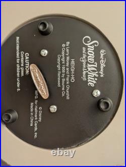 Hallmark Musical Snow Globe Disney's Snow White and the Seven Dwarfs 1990