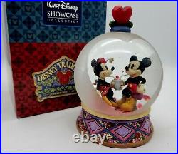 Jim Shore Disney Snow Globe Figurine Minnie and Mickey Mouse Sunday Sweethearts