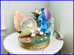 LE Disney Lilo & Stitch With Ducks Ugly Ducklings Musical Snow Globe Snowglobe