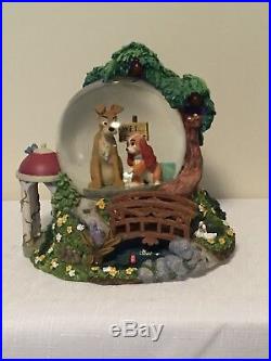 Lady & The Tramp Disney Snowglobe