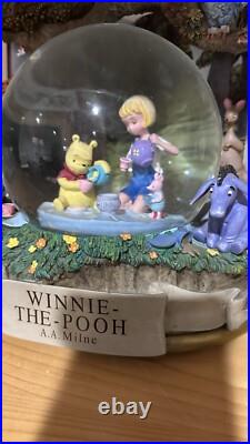 Large Disney Winnie The Pooh Music Box Snowglobe A. A. Milne Tigger's Treehouse Large Disney Winnie The Pooh Music Box Snowglobe A. A. Milne Tigger's Treehouse