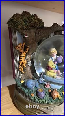 Large Disney Winnie The Pooh Music Box Snowglobe A. A. Milne Tigger's Treehouse Large Disney Winnie The Pooh Music Box Snowglobe A. A. Milne Tigger's Treehouse