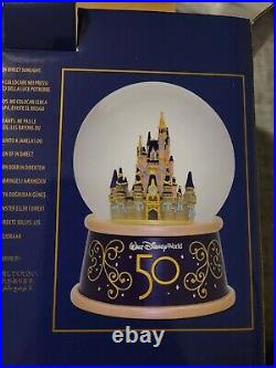 Large Walt Disney World 50th Anniversary Cinderella Castle Snowglobe Glass Globe