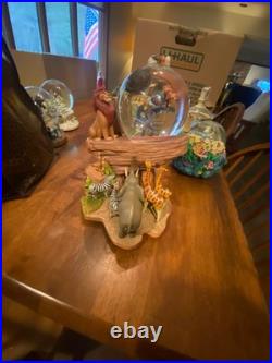 Lion king pride rock Disney snow globe