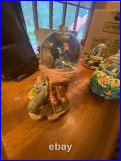 Lion king pride rock Disney snow globe