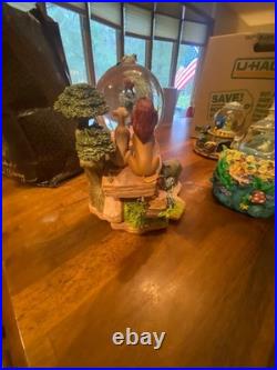 Lion king pride rock Disney snow globe