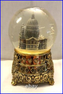 Marry Poppins Feed The Birds Musical Snowglobe St. Pauls Cathedral No Stand