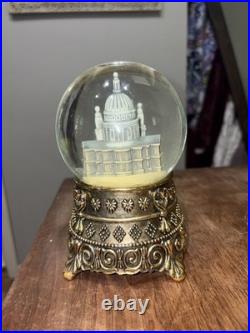 Mary Poppins Feed the Birds St. Paul's Cathedral Musical Snow Globe (No Stand)