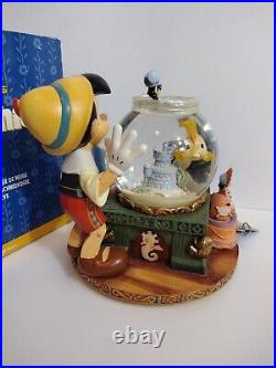 NEW! Disney Pinocchio Toyland Fishbowl Cleo Figoro Musical Snow Globe! RARE