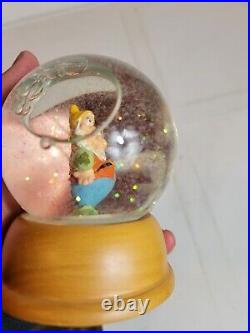 NE 1st Limited Edition Disney Snow Globe Happy Snow White Seven Dwarves Crystal