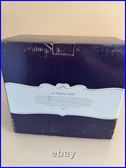 New 2014 Hallmark Disney Aladdin water globe The Wonder Within