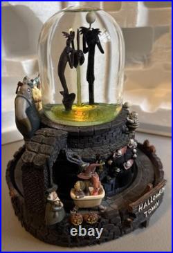 Nightmare Before Christmas Snow Globe / Music Box -RARE- US Disney Store Item Nightmare Before Christmas Snow Globe / Music Box -RARE- US Disney Store Item