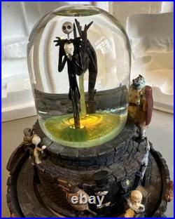 Nightmare Before Christmas Snow Globe / Music Box -RARE- US Disney Store Item Nightmare Before Christmas Snow Globe / Music Box -RARE- US Disney Store Item