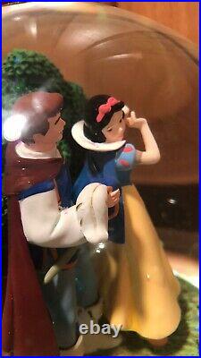 Official Disney Princess Snow White Someday My Prince Will Come Snowglobe