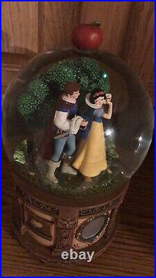 Official Disney Princess Snow White Someday My Prince Will Come Snowglobe