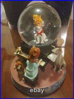 Oliver and company Disney snowglobe, missing tito head