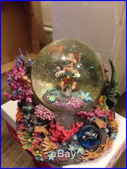 PINOCCHIO LOOKING FOR MONSTRO Under Sea Water Snow Globe Musical Disney Brahms