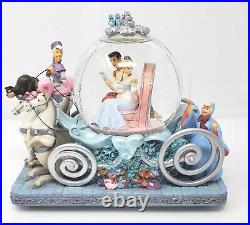 Perfect DISNEY 50th Anniversary CINDERELLA Carriage Coach Snow Globe, Musical