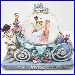 Perfect DISNEY 50th Anniversary CINDERELLA Carriage Coach Snow Globe, Musical