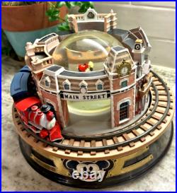 RARE Collectors' Disneyland Main Street Snow Globe Lights & Music Box L108 LE