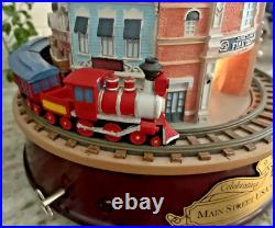 RARE Collectors' Disneyland Main Street Snow Globe Lights & Music Box L108 LE