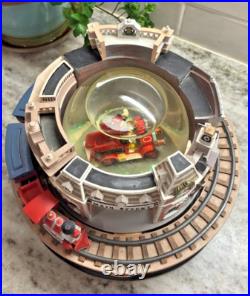 RARE Collectors' Disneyland Main Street Snow Globe Lights & Music Box L108 LE