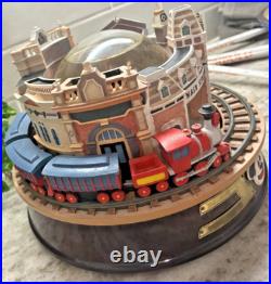 RARE Collectors' Disneyland Main Street Snow Globe Lights & Music Box L108 LE