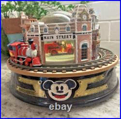 RARE Collectors' Disneyland Main Street Snow Globe Lights & Music Box L108 LE