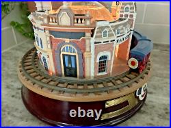 RARE Collectors' Disneyland Main Street Snow Globe Lights & Music Box L108 LE