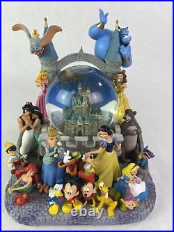 RARE Disney Magic Kingdom Castle Lighted Snow Globe Snowglobe Waterglobe