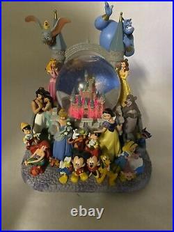 RARE Disney Magic Kingdom Castle Lighted Snow Globe Snowglobe Waterglobe