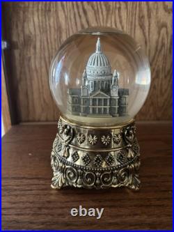 RARE Disney Musical Snow Globe St. Paul's Cathedral Mary Poppins FEED THE BIRDS RARE Disney Musical Snow Globe St. Paul's Cathedral Mary Poppins FEED THE BIRDS