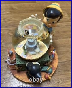RARE Disney Pinocchio Toyland Fishbowl Cleo Figoro Musical Snow Globe