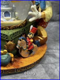 RARE Disney Pinocchio Toyland Fishbowl Musical Snow Globe Cleo Figoro