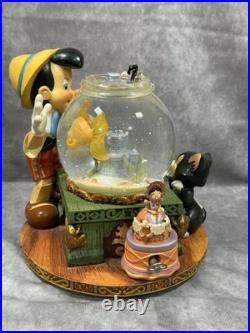 RARE Disney Pinocchio Toyland Fishbowl Musical Snow Globe Cleo Figoro
