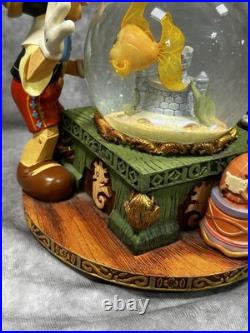 RARE Disney Pinocchio Toyland Fishbowl Musical Snow Globe Cleo Figoro