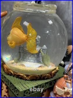 RARE Disney Pinocchio Toyland Fishbowl Musical Snow Globe Cleo Figoro