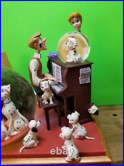 RARE Disney Store 101 Dalmatians Cruella De Vil Musical Light Up Snow Globe